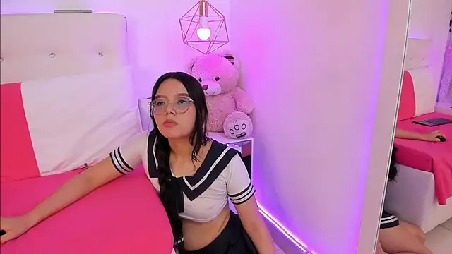 Snapshot of Nara_Pink chatting on November 6, 8:13 pm Nara Pink online show from November 6, 8:13 pm