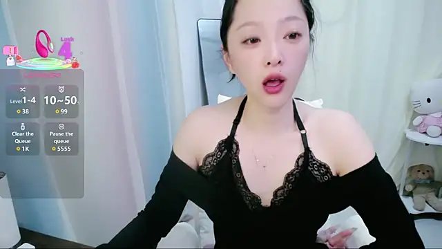 jiangjiangas online show from April 2, 11:17 am