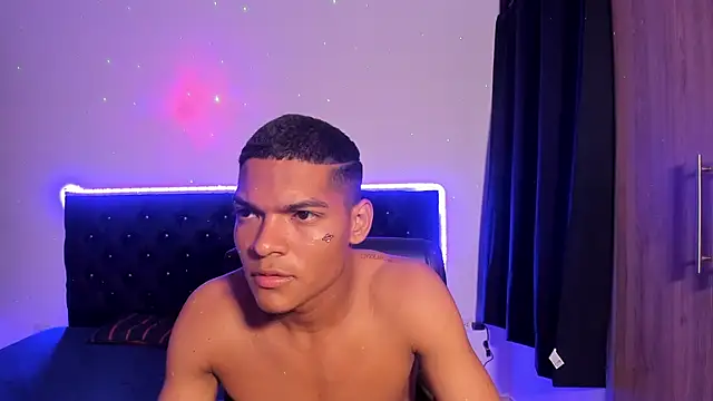 Snapshot of isaac_master77 chatting on October 9, 4:57 am isaac master77 online show from October 9, 4:57 am