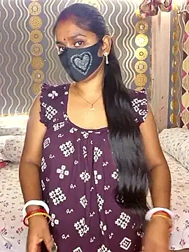 Snapshot of Sweet-Maddlina chatting on November 9, 5:00 am Sweet-Maddlina online show from November 9, 5:00 am