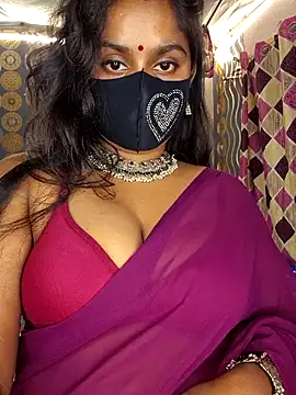 Snapshot of Sweet-Maddlina chatting on October 22, 3:28 am Sweet-Maddlina online show from October 22, 3:28 am