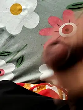 Snapshot of lexxymoron chatting on November 5, 5:43 am lexxymoron online show from November 5, 5:43 am