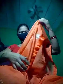 Snapshot of Q_rekha chatting on October 15, 10:40 pm Q rekha online show from October 15, 10:40 pm