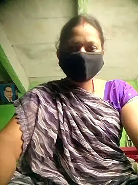 Snapshot of Q_rekha chatting on October 9, 7:58 pm Q rekha online show from October 9, 7:58 pm