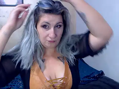 Snapshot of LilithGreenn chatting on October 15, 5:39 am LilithGreenn online show from October 15, 5:39 am