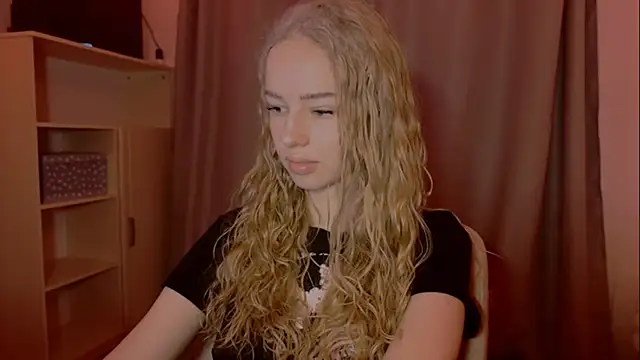 LunaCrave online show from November 25, 2:17 pm