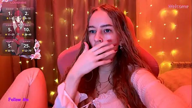 LunaCrave online show from January 12, 6:36 pm