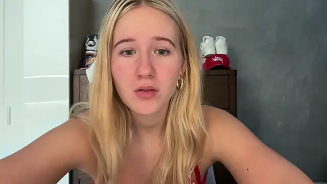 itssosierra online show from April 1, 1:30 am