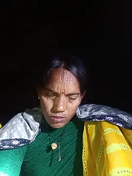 Cutsedi3 online show from October 31, 10:49 pm