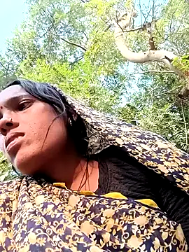 Snapshot of Cutsedi3 chatting on October 15, 11:07 am Cutsedi3 online show from October 15, 11:07 am