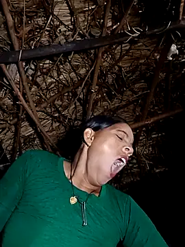 Cutsedi3 online show from November 2, 9:42 pm