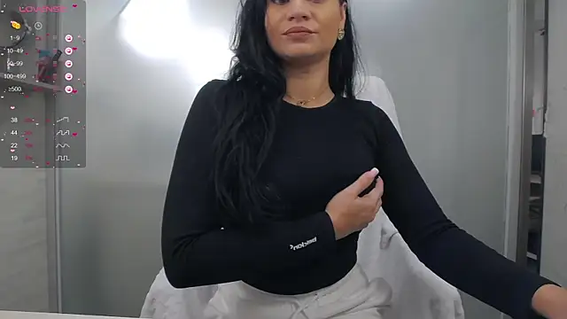 Snapshot of YaraXCox chatting on November 5, 4:26 am YaraXCox online show from November 5, 4:26 am