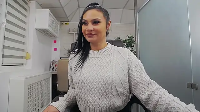 YaraXCox online show from January 16, 5:00 am