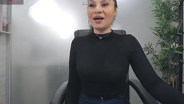 YaraXCox online show from January 13, 5:22 am