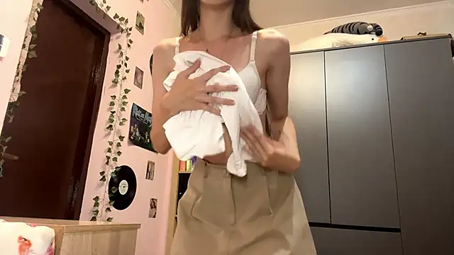 WildPeachh online show from April 22, 4:58 pm