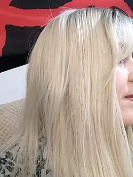 Amelialove42 online show from January 18, 1:25 pm