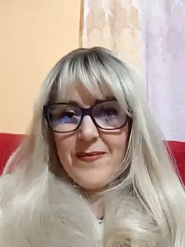 Snapshot of Amelialove42 chatting on November 11, 7:52 pm Amelialove42 online show from November 11, 7:52 pm