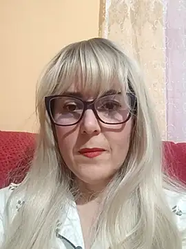 Snapshot of Amelialove42 chatting on November 9, 5:39 pm Amelialove42 online show from November 9, 5:39 pm