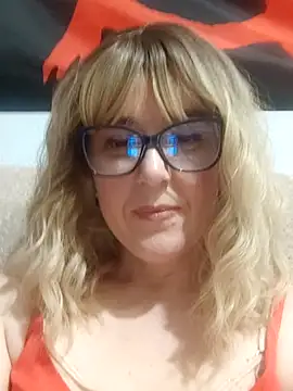 Amelialove42 online show from April 5, 7:20 pm