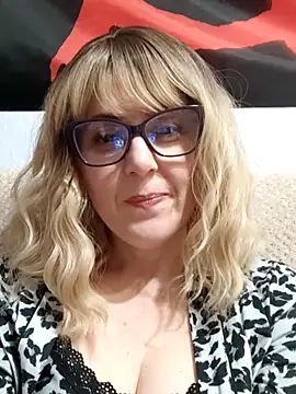 Amelialove42 online show from March 17, 7:28 pm