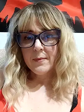 Amelialove42 online show from April 13, 4:55 pm