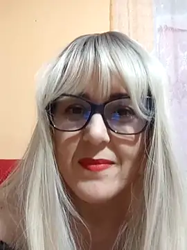 Snapshot of Amelialove42 chatting on November 16, 4:34 pm Amelialove42 online show from November 16, 4:34 pm