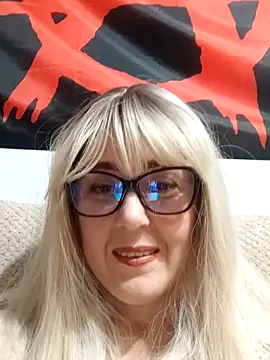 Snapshot of Amelialove42 chatting on November 23, 4:28 pm Amelialove42 online show from November 23, 4:28 pm