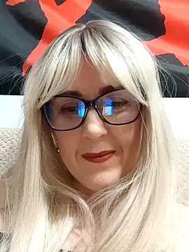 Amelialove42 online show from December 18, 6:45 pm