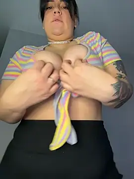 SwittieKendra online show from January 7, 7:46 am