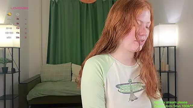 Snapshot of GingerCute chatting on November 15, 11:47 am GingerCute online show from November 15, 11:47 am