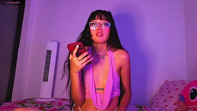 Snapshot of b_abysofy_ chatting on February 9, 6:33 am b abysofy online show from February 9, 6:33 am