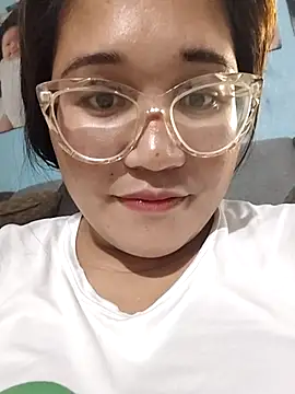 Snapshot of PussyCherry chatting on October 10, 6:14 am PussyCherry online show from October 10, 6:14 am