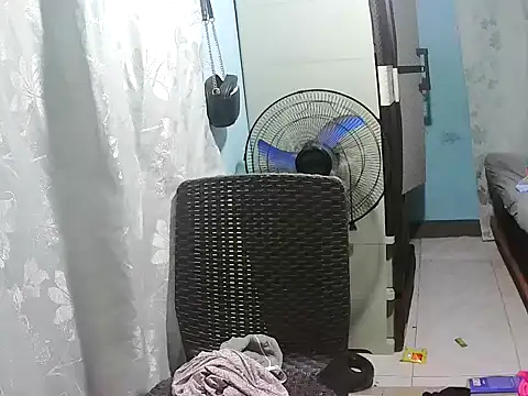 Snapshot of PussyCherry chatting on October 19, 9:45 am PussyCherry online show from October 19, 9:45 am