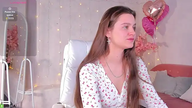 Snapshot of Renesmy_Black chatting on February 17, 11:35 pm Renesmy Black online show from February 17, 11:35 pm