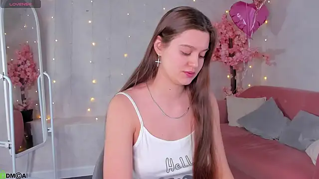 Snapshot of Renesmy_Black chatting on February 19, 11:56 pm Renesmy Black online show from February 19, 11:56 pm