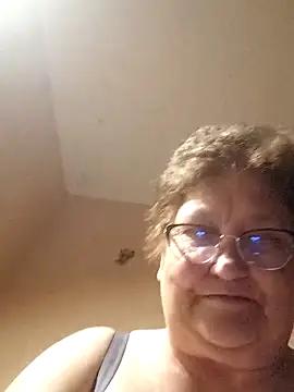 Snapshot of Katherine735 chatting on May 24, 6:30 pm Katherine735 online show from May 24, 6:30 pm
