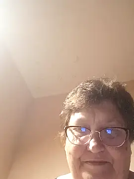 Snapshot of Katherine735 chatting on June 18, 7:52 pm Katherine735 online show from June 18, 7:52 pm
