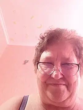 Snapshot of Katherine735 chatting on May 22, 3:59 am Katherine735 online show from May 22, 3:59 am