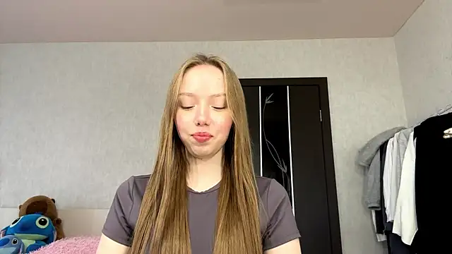 Snapshot of AntoniaMoravick chatting on October 20, 9:21 am AntoniaMoravick online show from October 20, 9:21 am