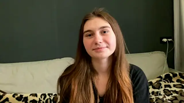 Snapshot of SueannHoffpauir chatting on October 15, 6:22 am SueannHoffpauir online show from October 15, 6:22 am