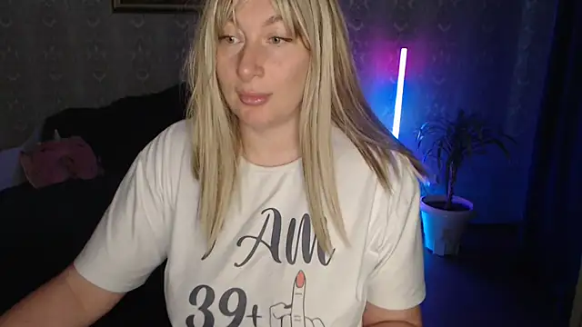 Yummy Gloria online show from November 16, 6:18 am