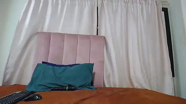 Kelly-001 online show from April 15, 7:58 pm