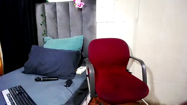 Kelly-001 online show from December 4, 1:54 pm