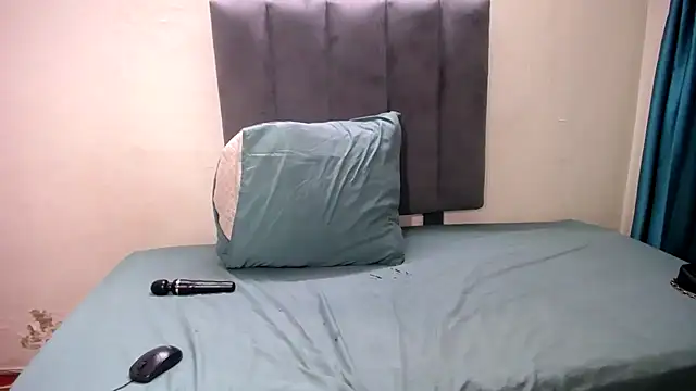 Kelly-001 online show from December 21, 9:59 pm