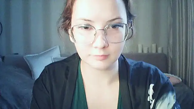 MoodieMira online show from March 5, 1:19 pm