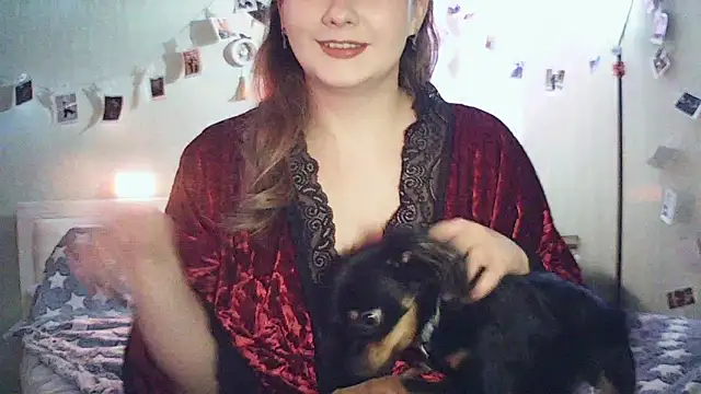 MoodieMira online show from February 14, 5:35 pm