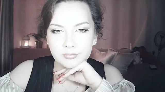 MoodieMira online show from May 17, 7:03 pm