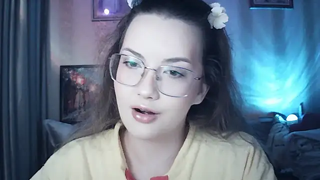 MoodieMira online show from May 28, 6:58 pm