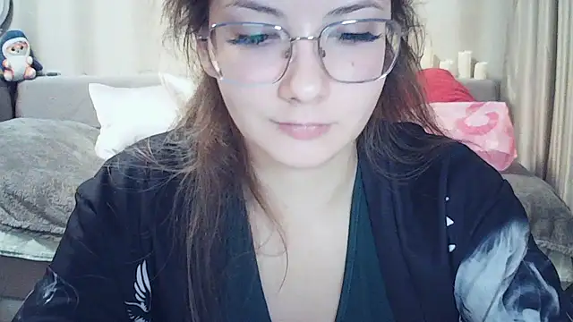 MoodieMira online show from March 4, 3:42 pm