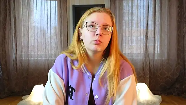 AlinaAldrete online show from November 8, 8:07 am